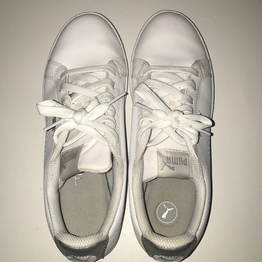 white puma shoes